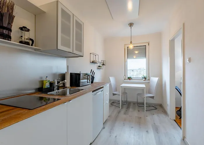 New With A View - Modern * Viena